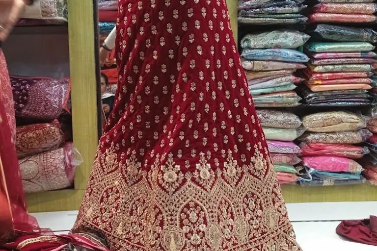 Puri Silks beautiful bridal wear and silk collection