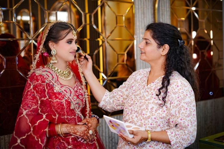 Royal Looks Bridal Studio elegant bridal beauty services (1)