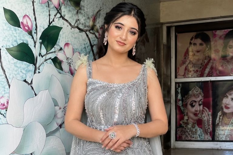 Royal Looks Bridal Studio stylish bridal makeup and hair care