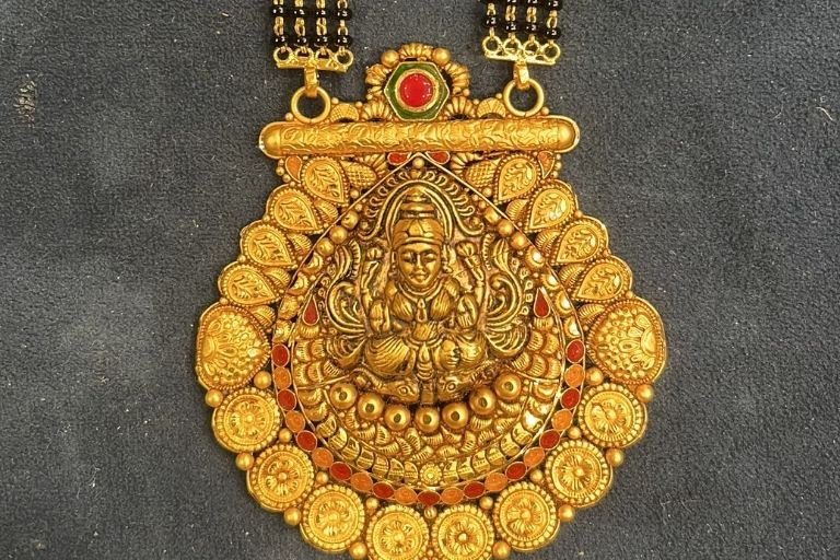 Shree Luxmi Jewellers traditional jewellery designs for weddings