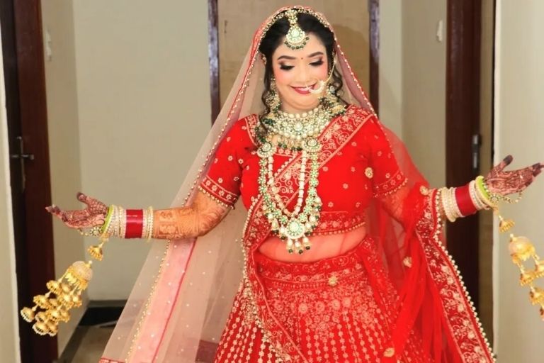 Smriti Makeover elegant bridal beauty services