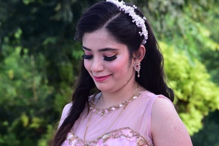 Smriti Makeover premium makeup and salon services