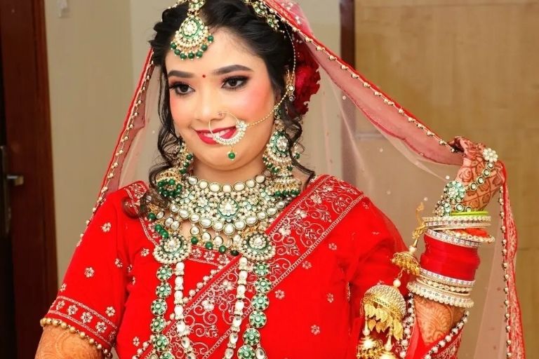 Smriti Makeover professional beauty and makeup services