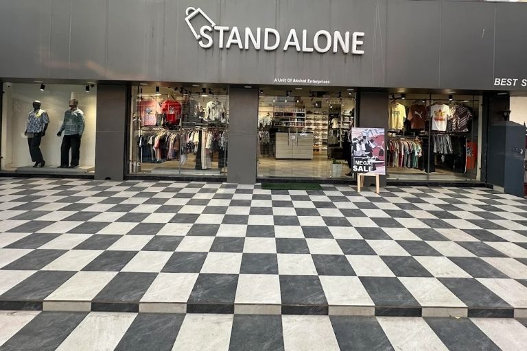 Stand Alone Paonta – Stylish Men’s Clothing and Fashion Store