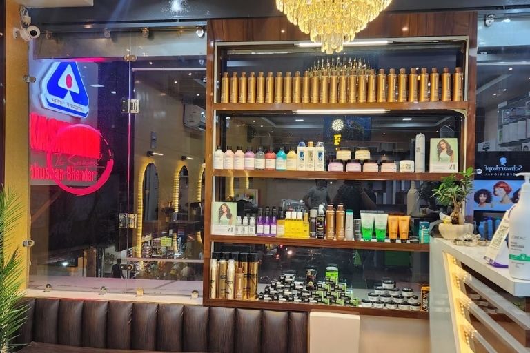 The Scissor’s Unisex premium grooming services