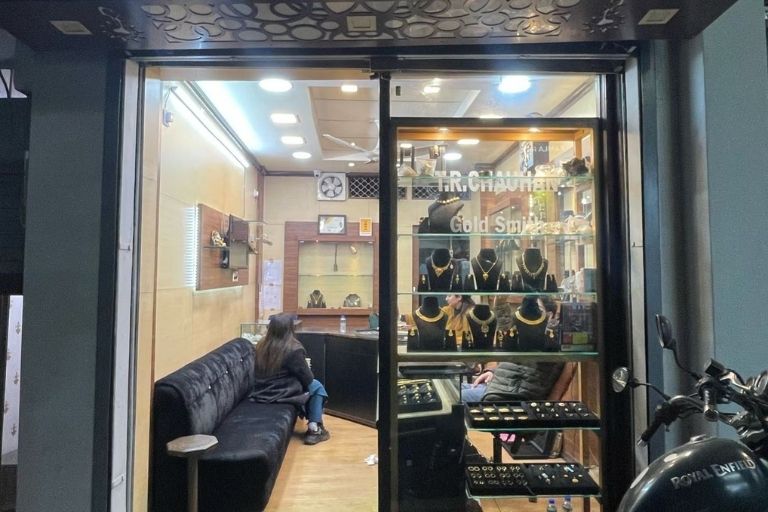 Traditional gold jewellery at T.R. Chauhan Gold Smiths
