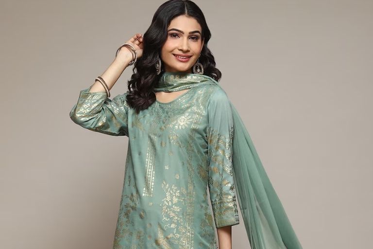Women’s Eraa elegant women’s fashion and clothing store