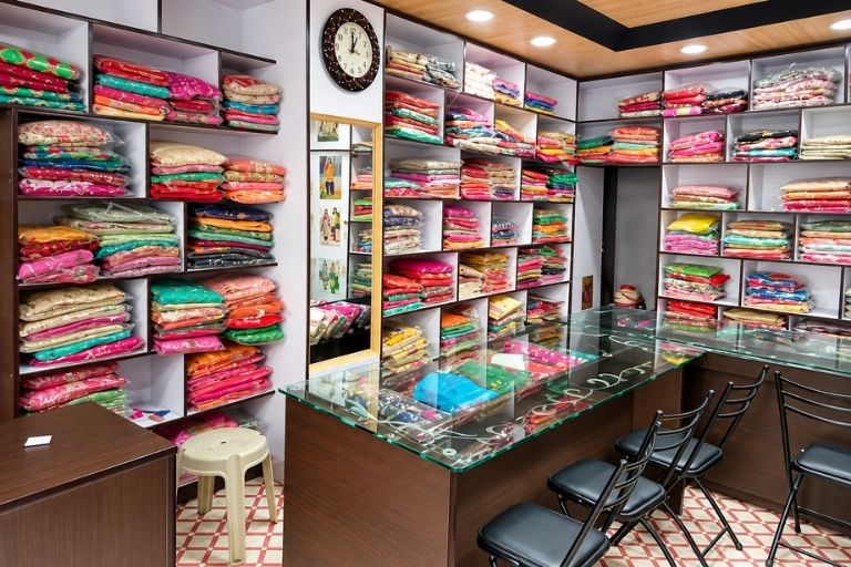 Women’s Eraa modern and traditional women’s clothing