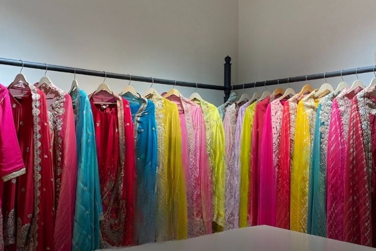 apella bride wear designer lehengas for modern brides (1)