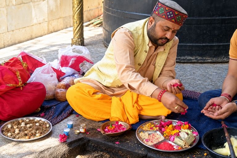Acharya Shree Pandit Ashwani Ji for Hindu Marriage Pujas