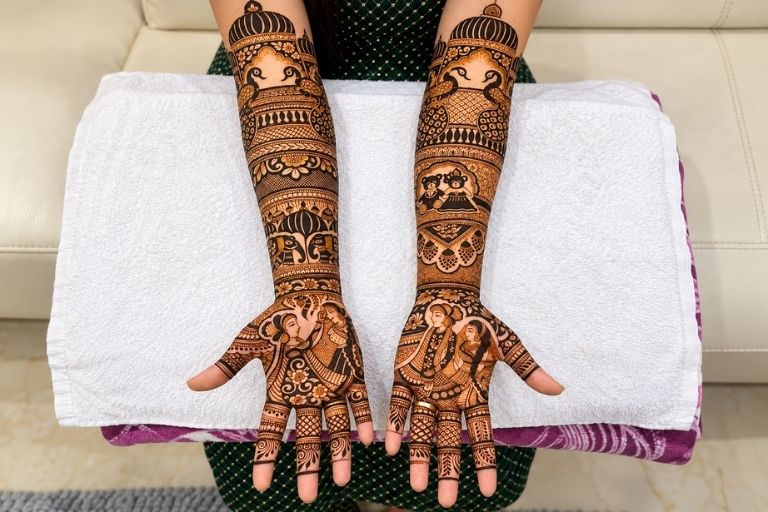 Arvind Art Studio with creative art services