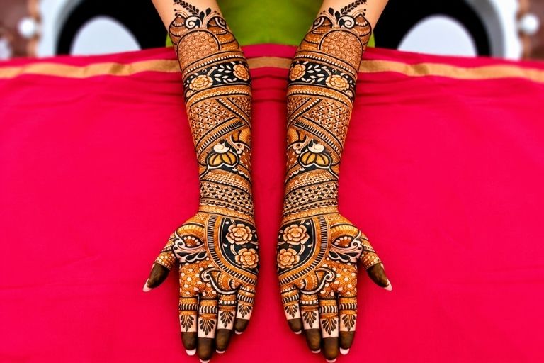 Banarsi Gupta Mehendi Arts stylish henna patterns