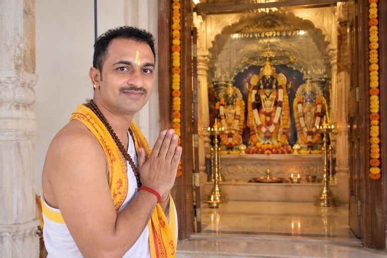 Devraj Astrologers providing Vedic astrology and kundli analysis