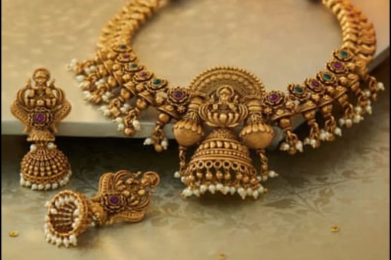 Discover stylish gold bangles at A.D Jewellers