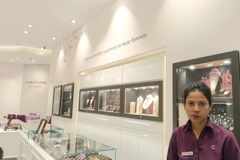Explore beautiful gold and diamond jewellery at CaratLane