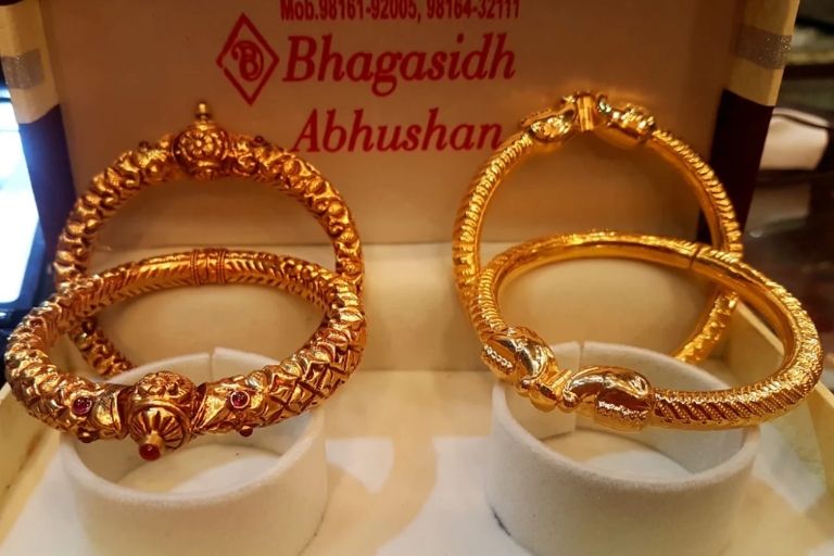 Explore beautiful gold ornaments at Bhagasidh Abhushan