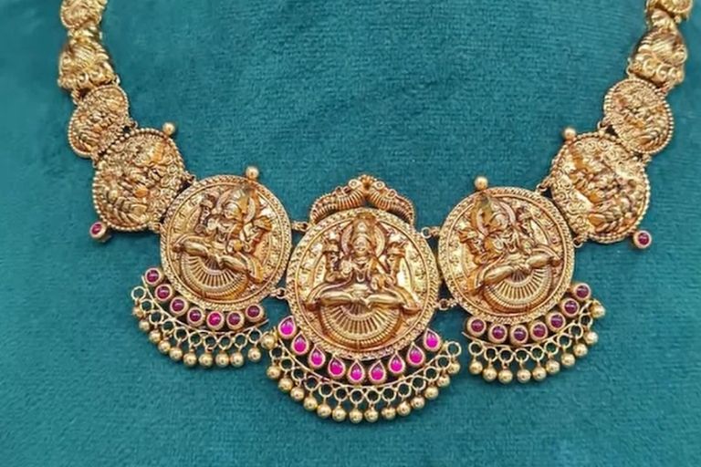 Explore elegant gold ornaments at Shree Balaji Jewellers