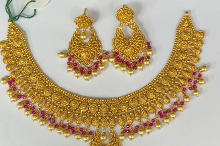 Explore timeless gold jewellery designs at Shree Balaji Jewellers