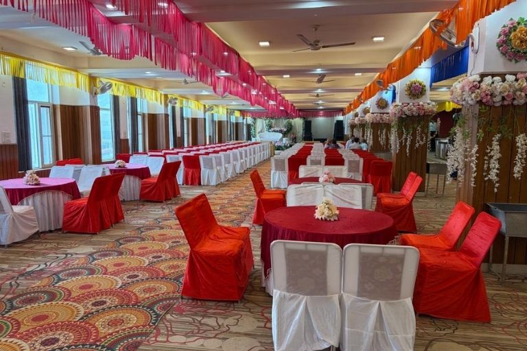 Free Bird Wedding & Events for Wedding Stage Decoration