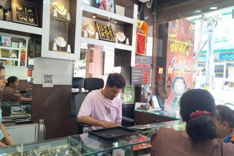 Gopal Jewellers offers timeless traditional jewellery design