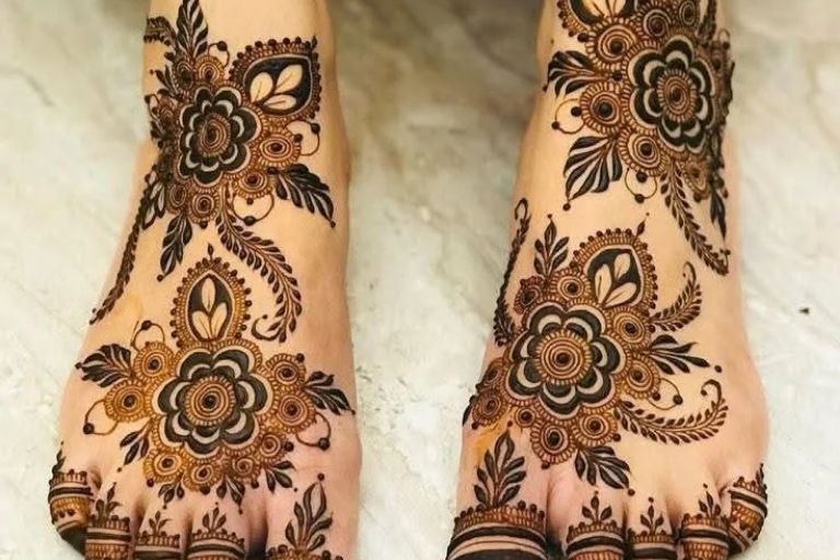 Intricate mehndi designs from Manali Kullu Mehandi Art Prem