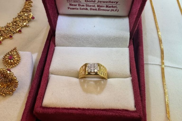KC Jewellers latest gold ornaments and jewellery