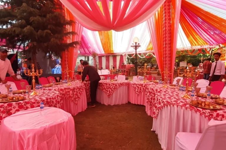 Kanwar Light & Tent House Hamirpur creating attractive wedding setups