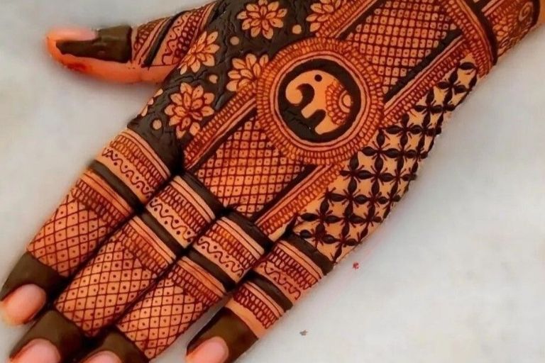 Mithun Mehandi Artist for Stylish Mehndi Patterns