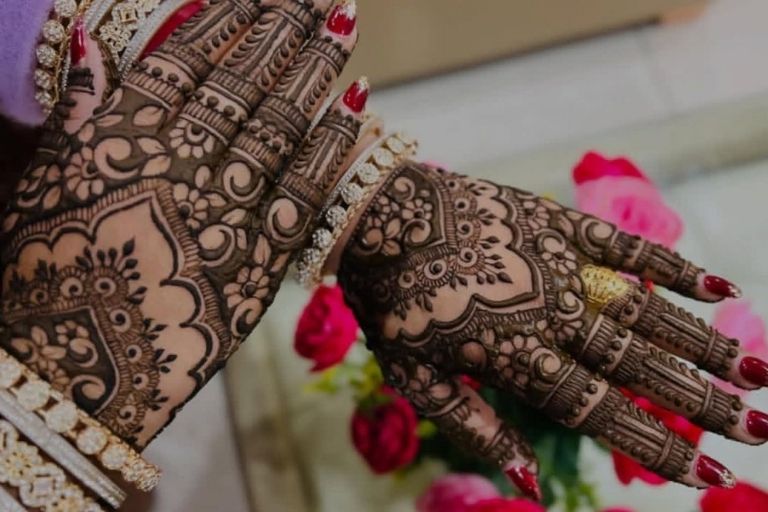 Nahan Mehndi Art with traditional henna designs