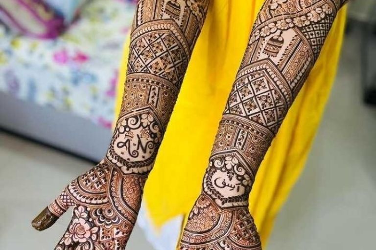 Om Chandan Mehandi Art for Beautiful Henna Hand Designs