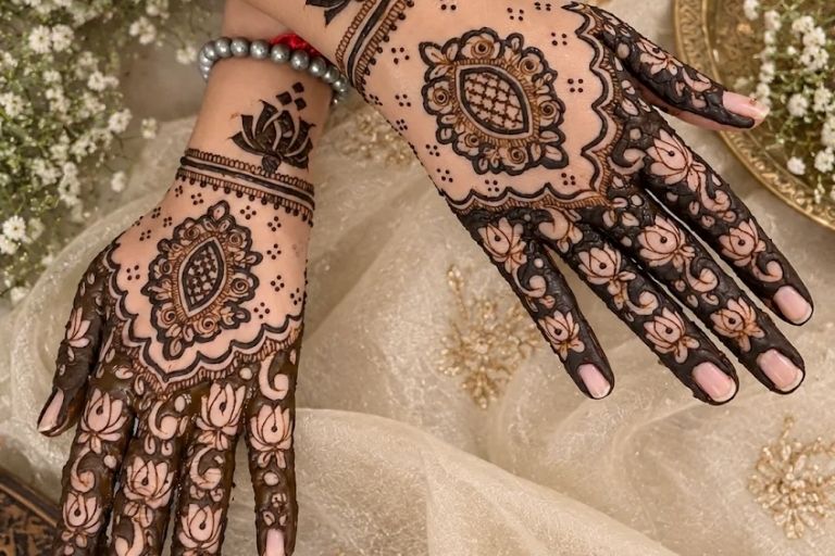 Palvi Mehendi Artist34 creative henna artwork