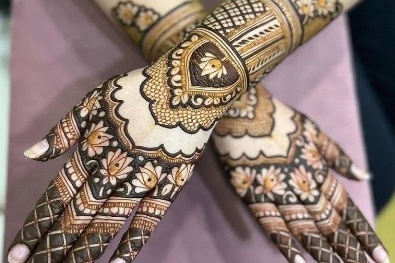 Pawan Mehandi Artist beautiful mehndi patterns