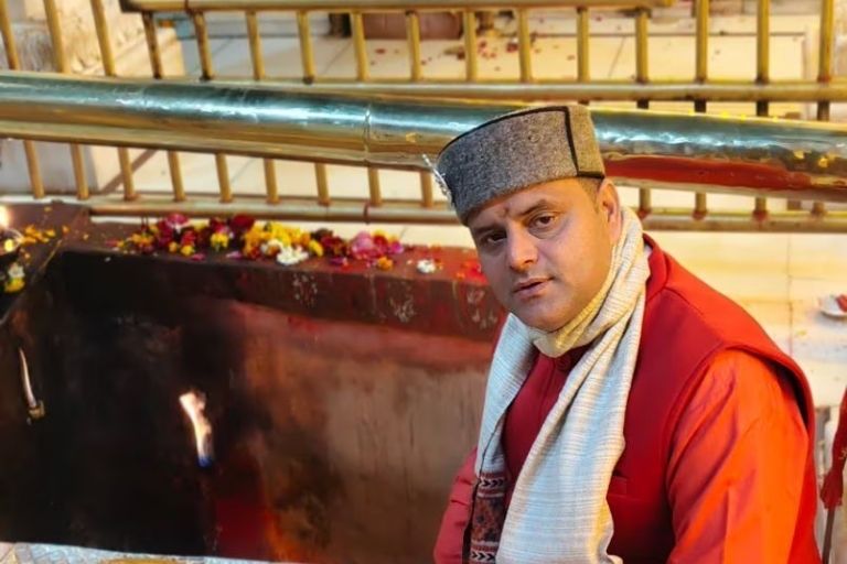 Pujari Bibhu Sharma for wedding havan and religious services