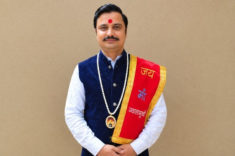 Pujari Luv Sharma performing traditional Hindu puja rituals (1)
