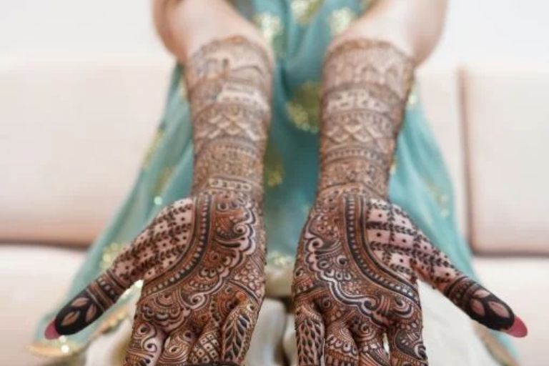 RK Studio Deoth capturing traditional Himachali wedding celebrations