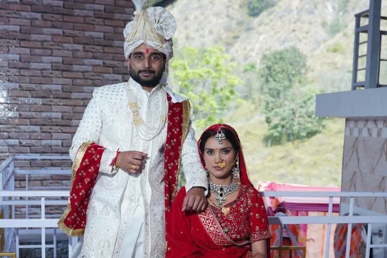 RK Studio Deoth providing creative pre-wedding photoshoot services