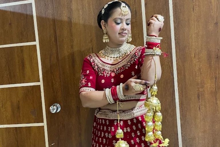 Rashi Makeover elegant bridal makeup specialist (1)
