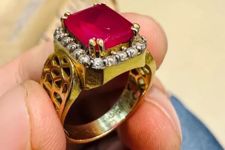 SJ Jewellers Ghumarwin for beautiful jewellery shopping