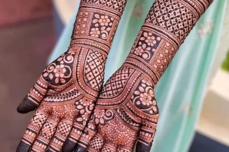 Sahil Mehandi Arts professional mehndi artist