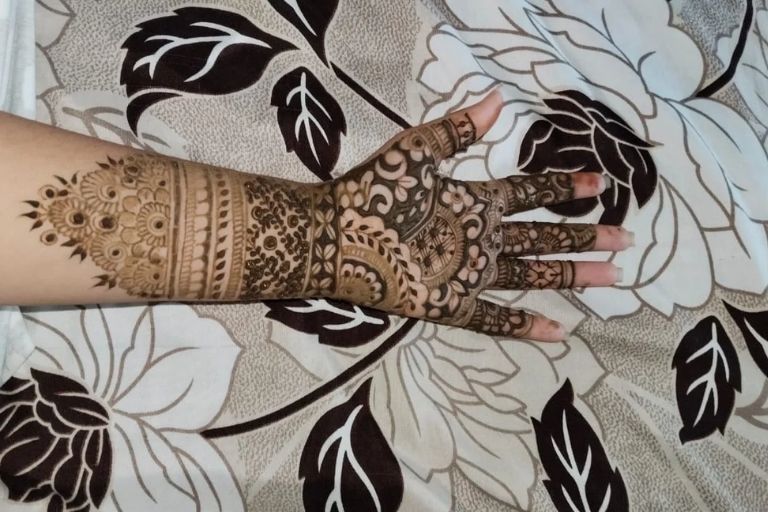 Sanjana Mehandi Arts creative henna artwork