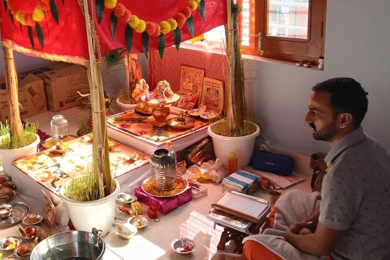 Santan Vedic Puja offering traditional Hindu worship services
