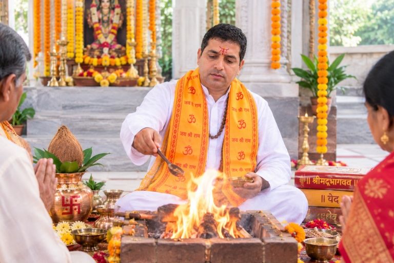 Sarthak Jyotish Darbaar Astrologer for Kundli Matching Services