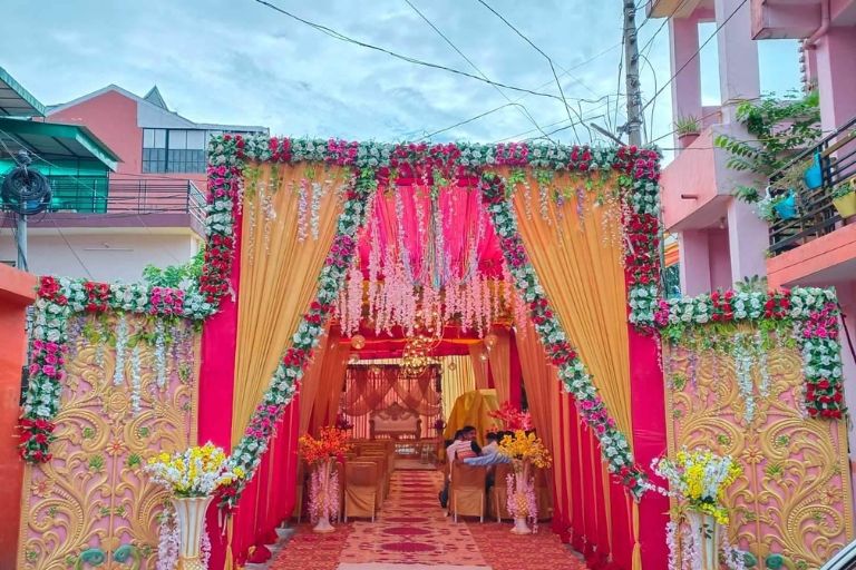 Shashi Tent Decorators for Elegant Wedding Stage Decoration