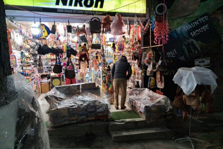 Siddhi Vinayak Gift Centre for festive gift shopping