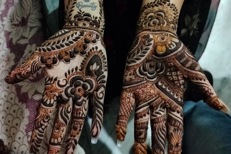 Sikindar Mehandi Artist detailed mehndi designs