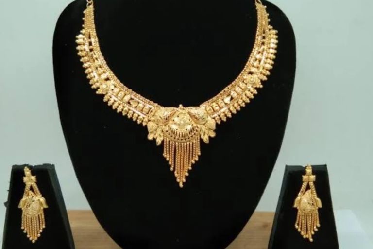 Stylish gold bangles and bracelets at Surinder Jeweller