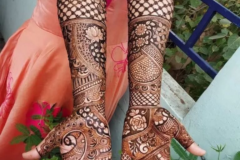 Traditional bridal henna by Manali Kullu Mehandi Art Prem