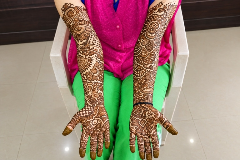 Traditional mehndi artistry by Chander Mehendi Art